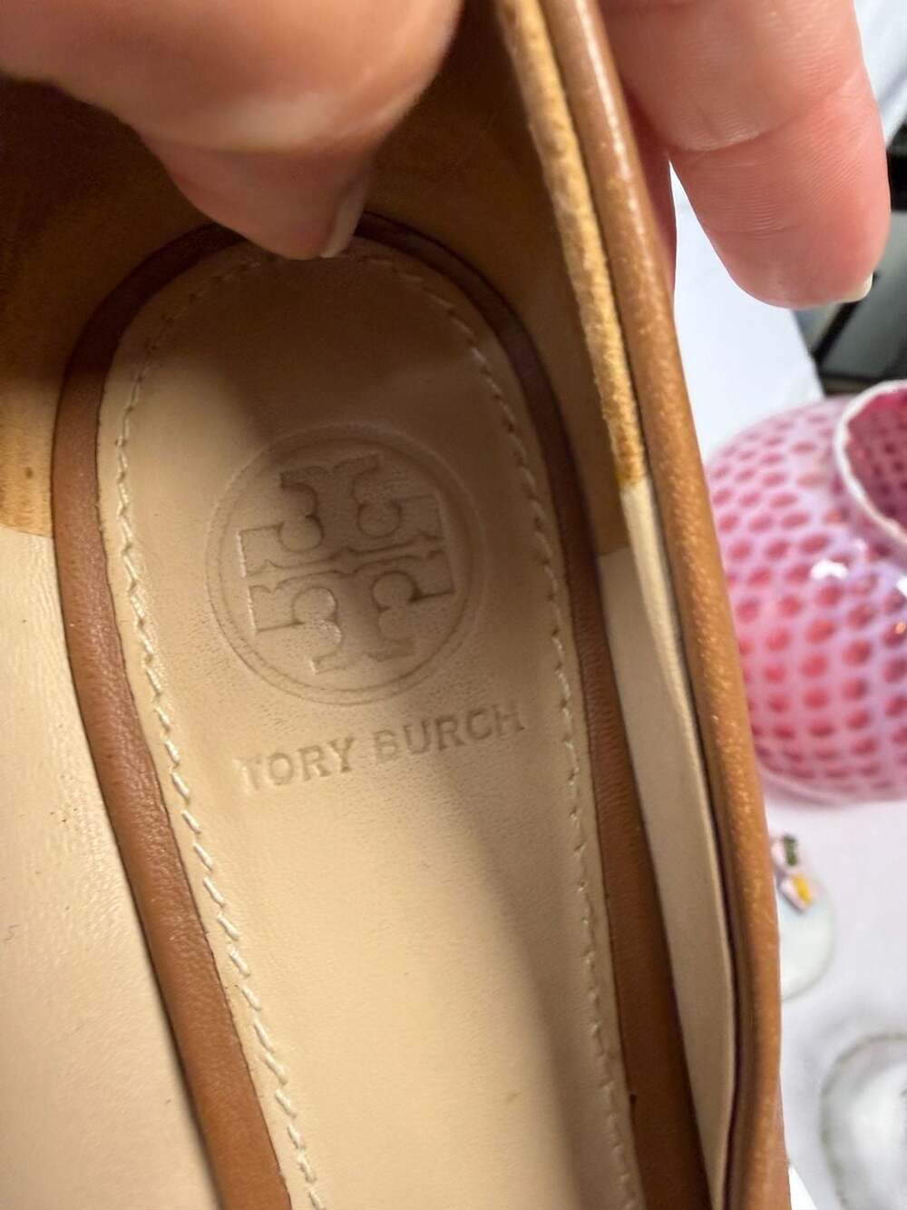 Tory Burch Logo 65mm Peep-Toe Leather Wedge Pumps, Tan - Picture 4 of 6
